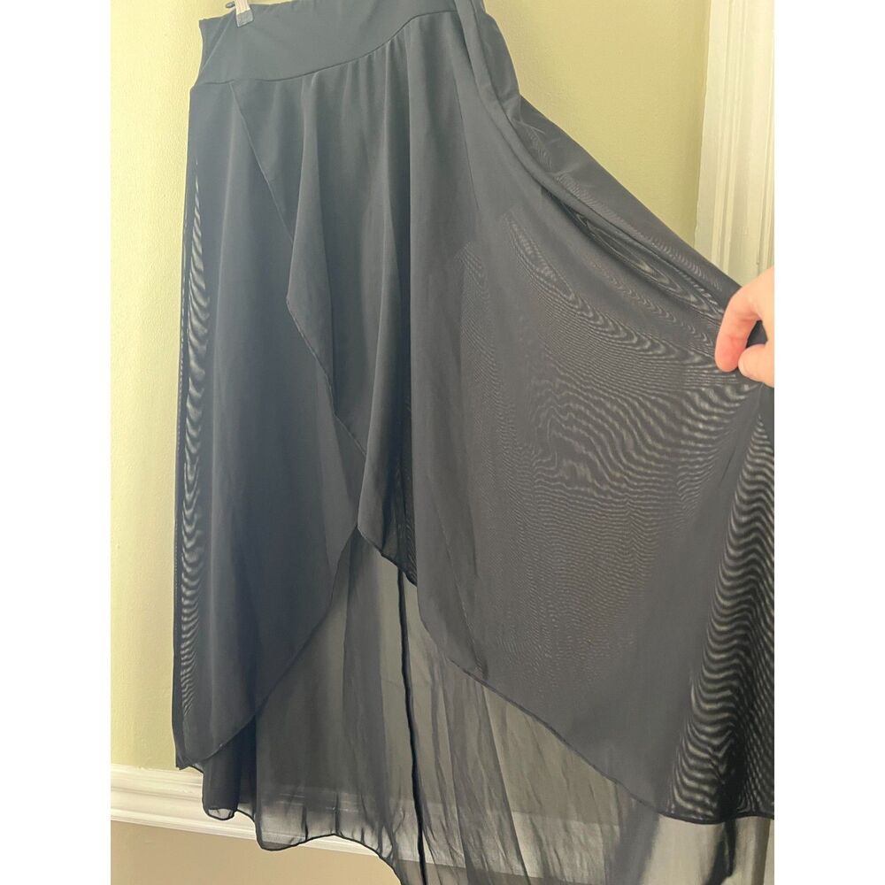 Halara High Low Skirt with Built In Shorts Size Large - Picture 5 of 9